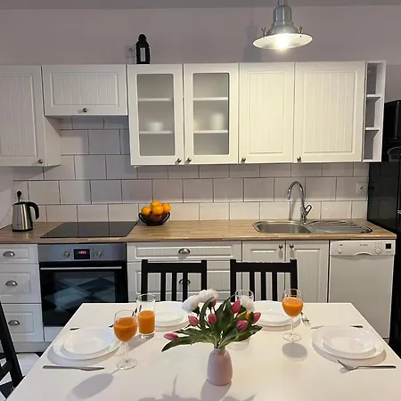 Apartament Golden House *
